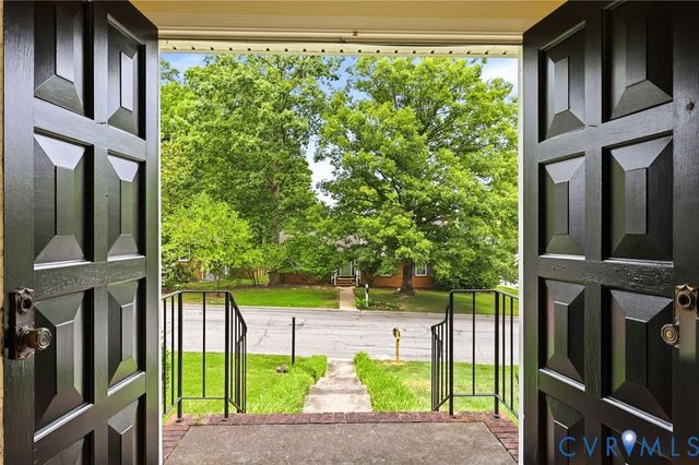 3737 Perthshire Ln, Colonial Heights, VA 23834