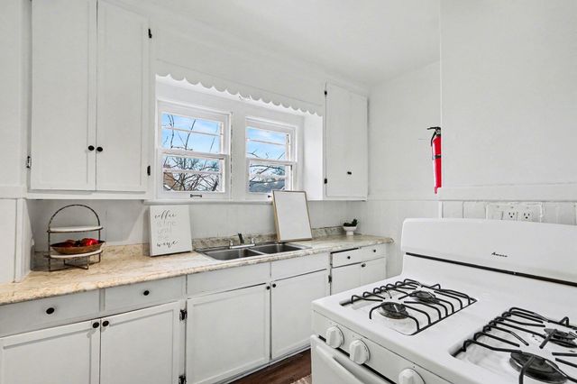 140 Dixie Avenue, Kalamazoo, MI 49001