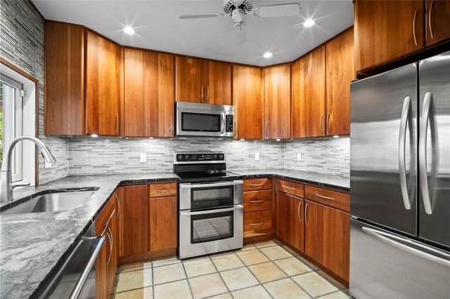 6512 BOWLINE DRIVE, Sarasota, FL 34231