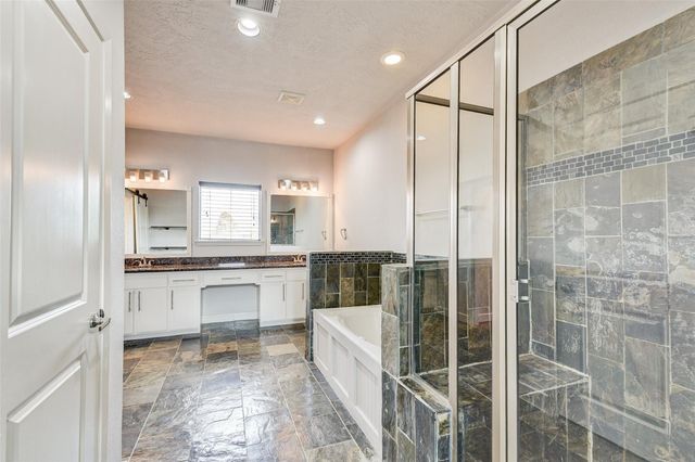 1902 Fletcher Street, Houston, TX 77009