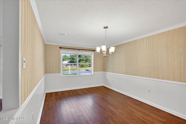 2129 Floyd Drive, Biloxi, MS 39531