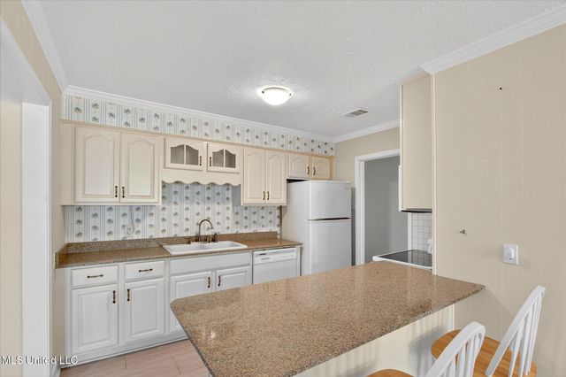 2129 Floyd Drive, Biloxi, MS 39531