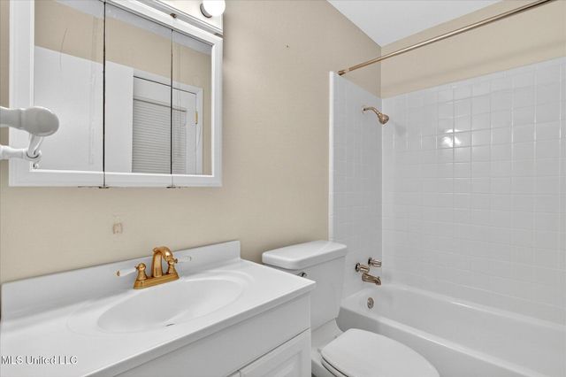 2129 Floyd Drive, Biloxi, MS 39531