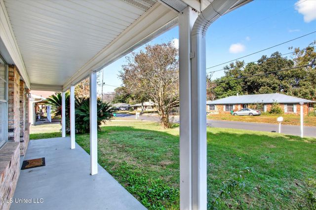 2129 Floyd Drive, Biloxi, MS 39531