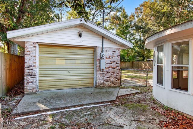 2129 Floyd Drive, Biloxi, MS 39531