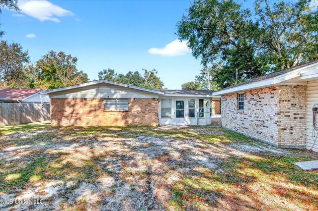 2129 Floyd Drive, Biloxi, MS 39531