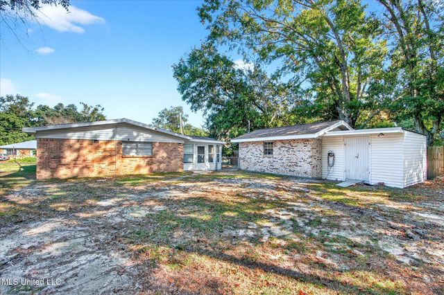 2129 Floyd Drive, Biloxi, MS 39531
