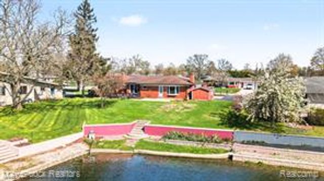 5030 Stellar Road, Shelby Twp, MI 48316