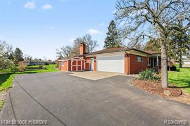 5030 Stellar Road, Shelby Twp, MI 48316