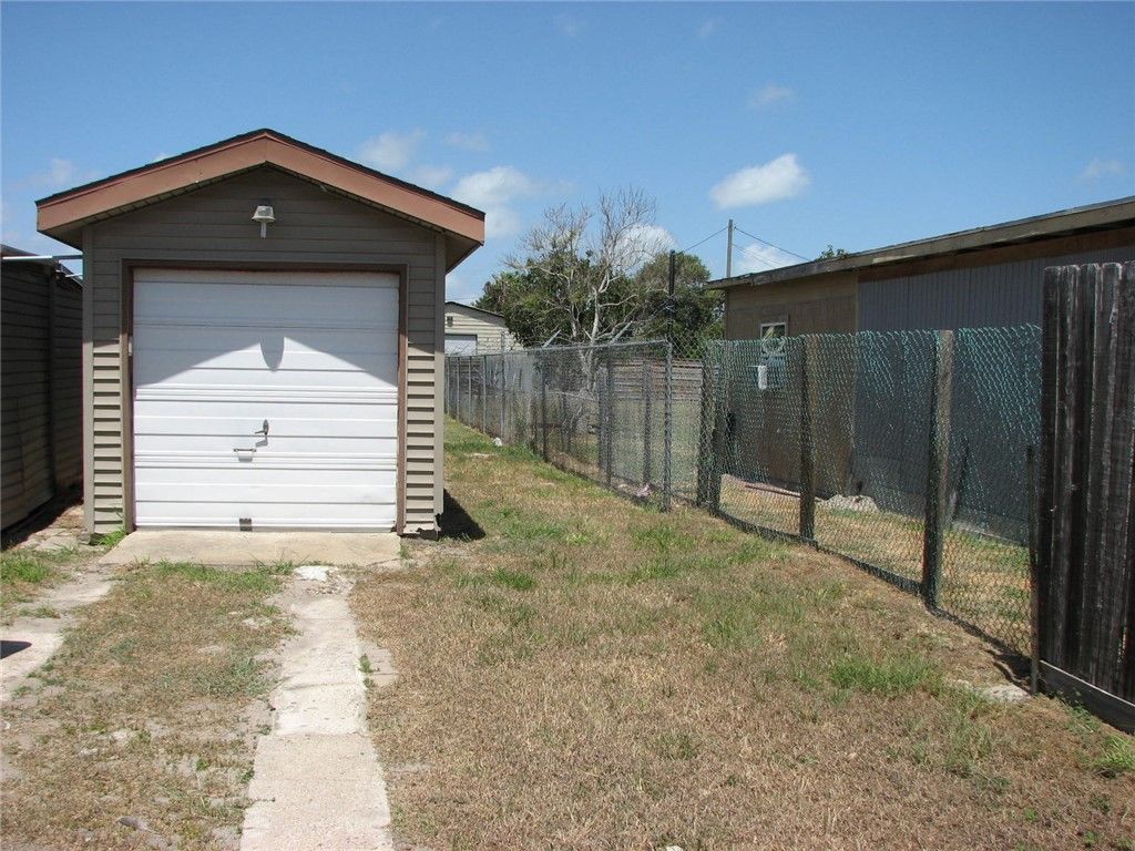 420 Anchor St, Corpus Christi, TX 78418 — photo 3