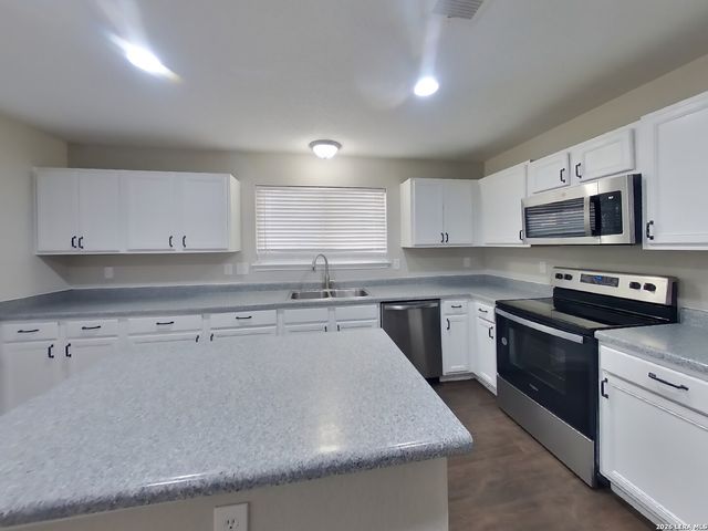 14727 Bending, San Antonio, TX 78247