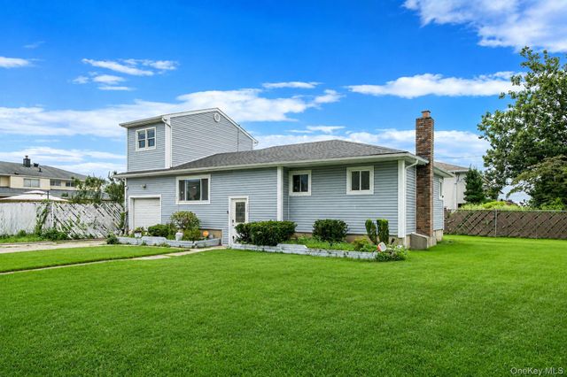 152 Alkier Street, Brentwood, NY 11717