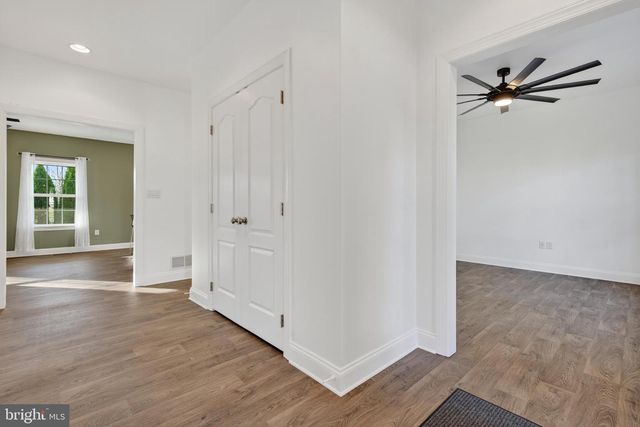 47 FRANKLIN DR, Mechanicsburg, PA 17055