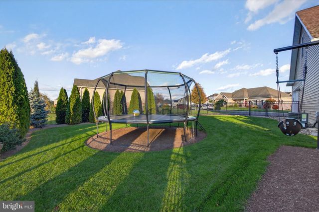 47 FRANKLIN DR, Mechanicsburg, PA 17055