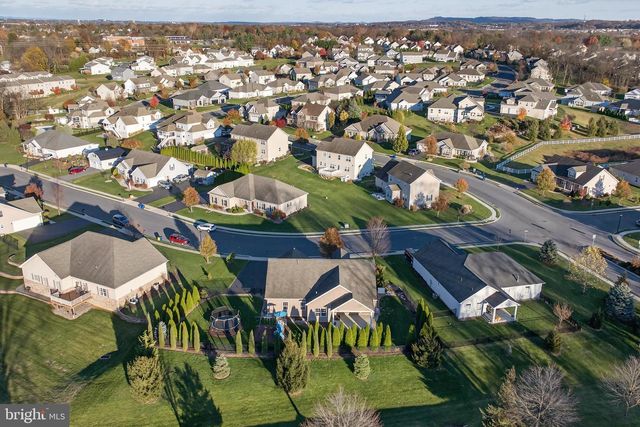 47 FRANKLIN DR, Mechanicsburg, PA 17055