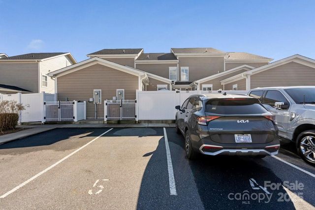 110 W Pine Street, Lincolnton, NC 28092