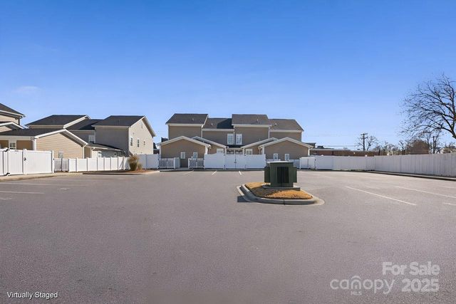 110 W Pine Street, Lincolnton, NC 28092