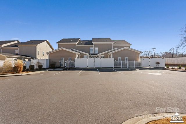 110 W Pine Street, Lincolnton, NC 28092