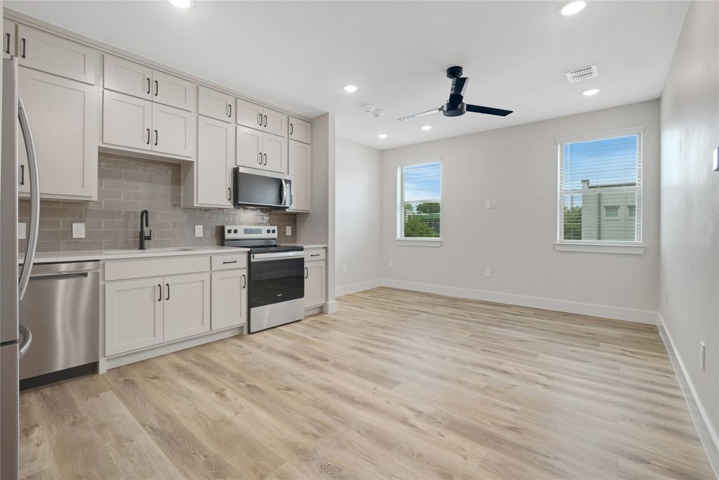 408 Foch Street 200, Fort Worth, TX 76107
