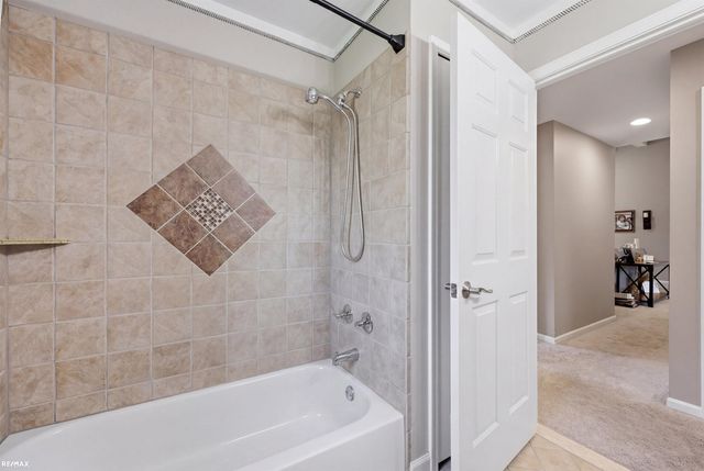 48822 Park Place Drive, Macomb Twp, MI 48044