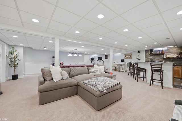 48822 Park Place Drive, Macomb Twp, MI 48044