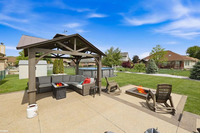 48822 Park Place Drive, Macomb Twp, MI 48044