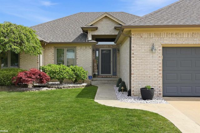48822 Park Place Drive, Macomb Twp, MI 48044