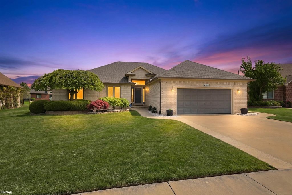 48822 Park Place Drive, Macomb Twp, MI 48044