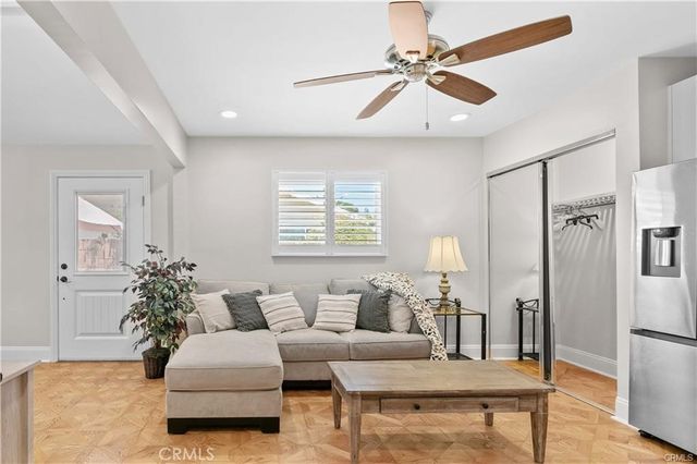 16577 16575 Knollwood, Granada Hills, CA 91344