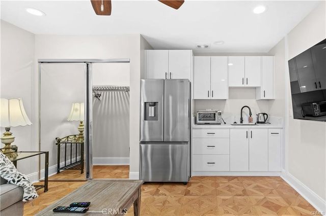 16577 16575 Knollwood, Granada Hills, CA 91344