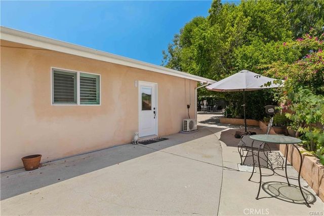 16577 16575 Knollwood, Granada Hills, CA 91344