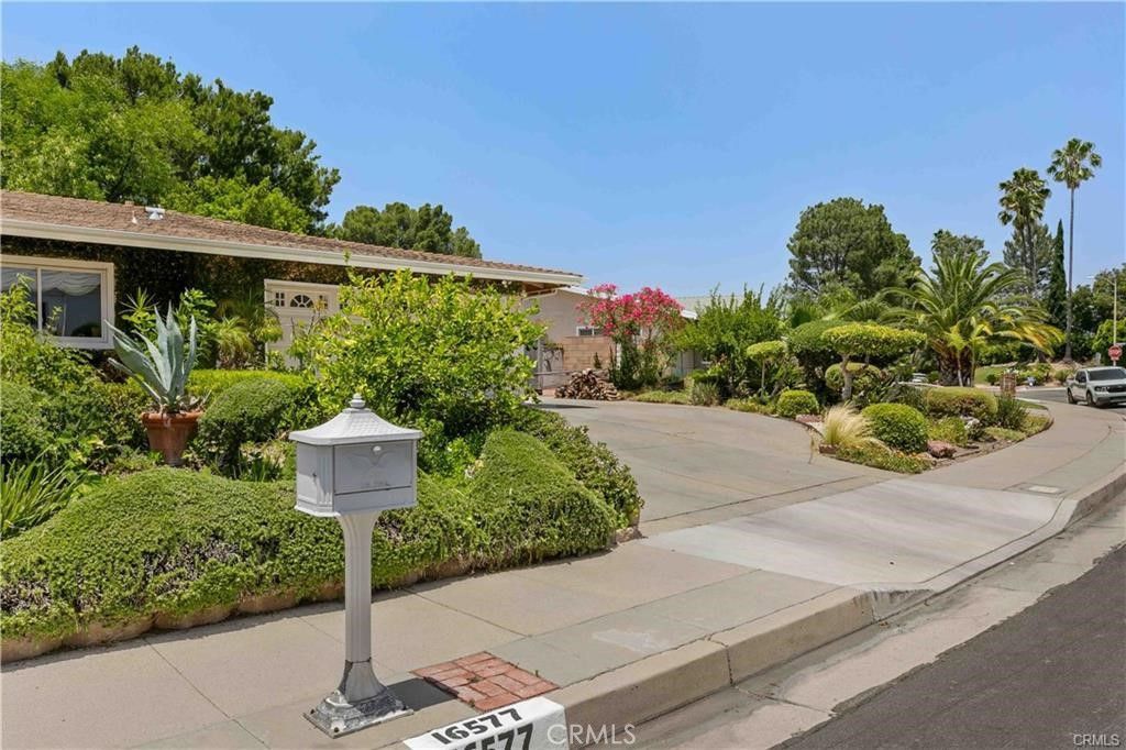 16577 16575 Knollwood, Granada Hills, CA 91344