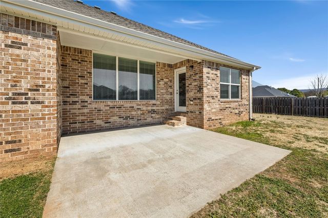 421 Caballo Street, Farmington, AR 72730