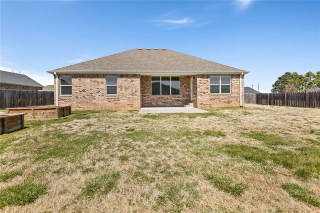 421 Caballo Street, Farmington, AR 72730