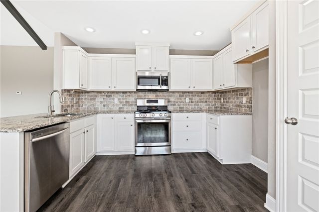 421 Caballo Street, Farmington, AR 72730