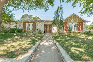 2925 White Oak Lane, Bedford, TX 76021