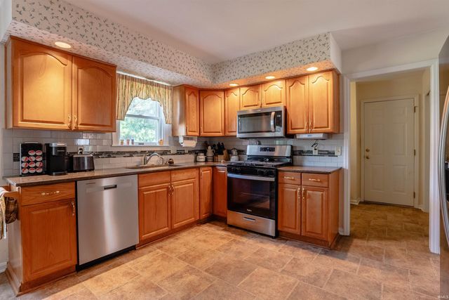 7400 Outer Gray Street, Newburgh, IN 47630