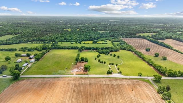 3077 Nashville Hwy, Lewisburg, TN 37091