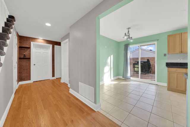 7435 W 74th Street, Bridgeview, IL 60455