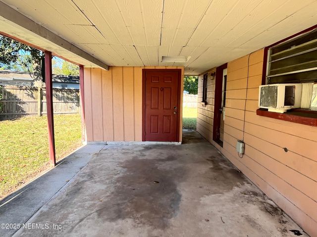 2111 SUNRISE Drive, Jacksonville, FL 32246