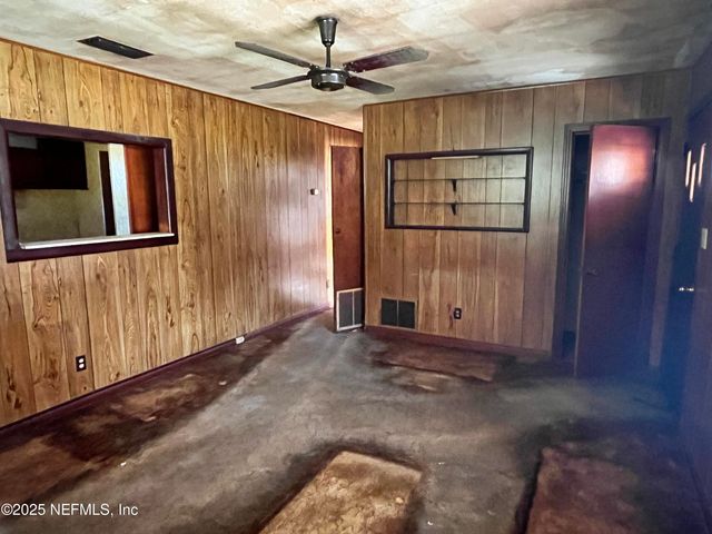 2111 SUNRISE Drive, Jacksonville, FL 32246