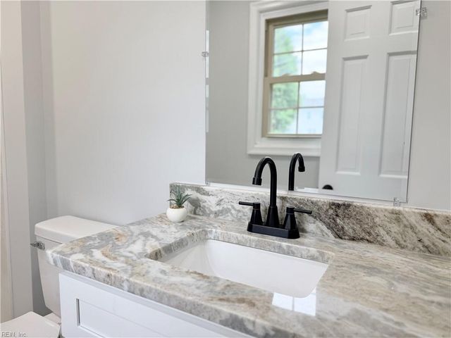 140 Haviland RD, Chesapeake, VA 23320