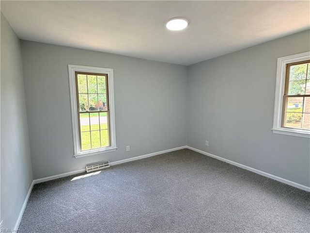 140 Haviland RD, Chesapeake, VA 23320