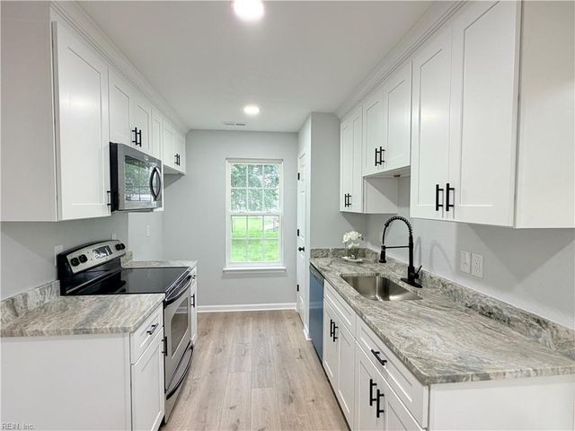 140 Haviland RD, Chesapeake, VA 23320