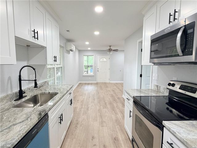 140 Haviland RD, Chesapeake, VA 23320