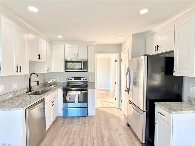 140 Haviland RD, Chesapeake, VA 23320