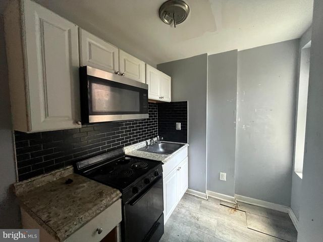 2006 S SIMPSON ST, Philadelphia, PA 19142