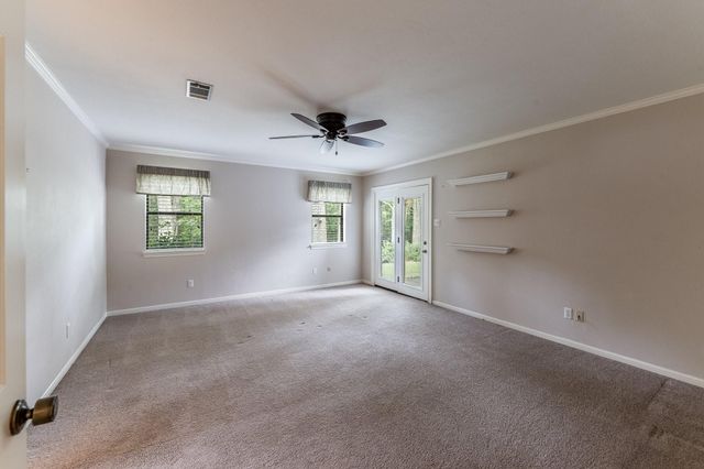 104 Oakview Circle, Huntsville, TX 77340