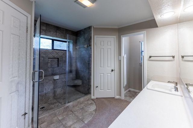 104 Oakview Circle, Huntsville, TX 77340