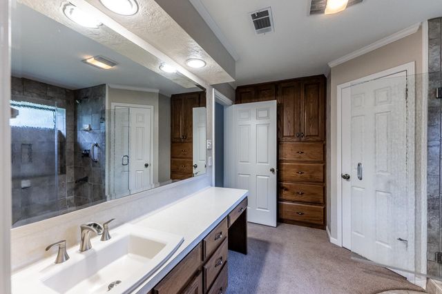 104 Oakview Circle, Huntsville, TX 77340